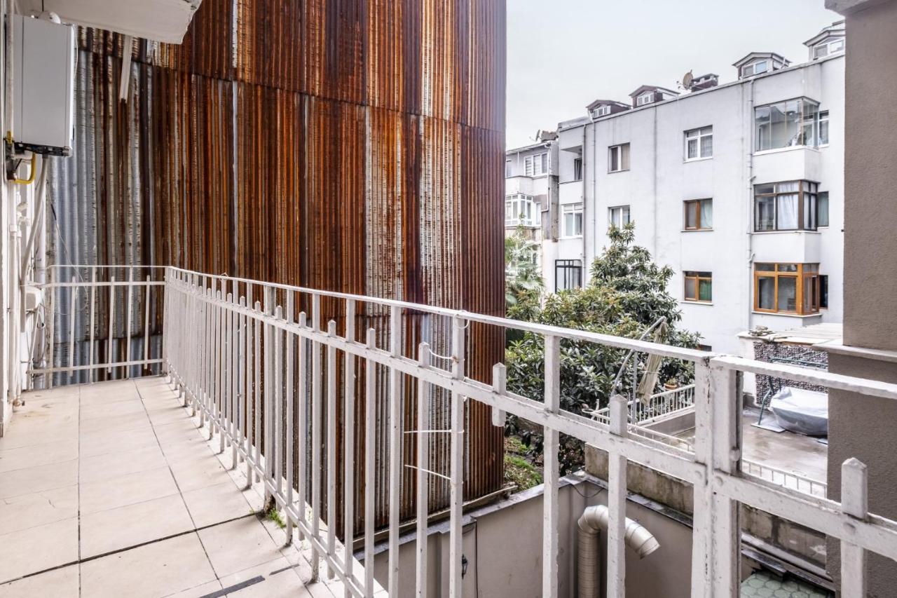 Centrally Located Apartment With Balcony In Sisli Estambul Exterior foto